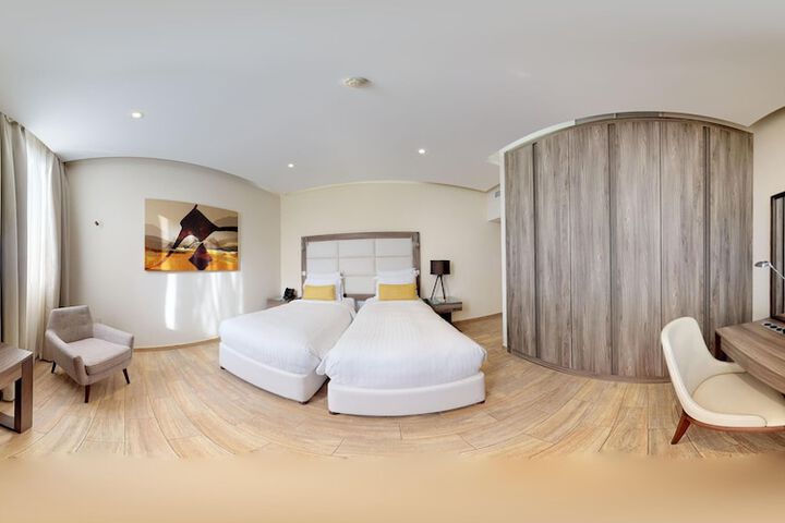 Room 12 of 182