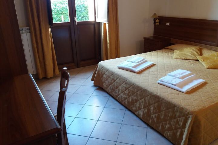 Room 25 of 84