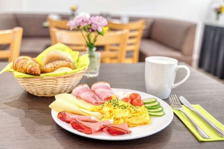Breakfast/Coffee Service 29 of 38
