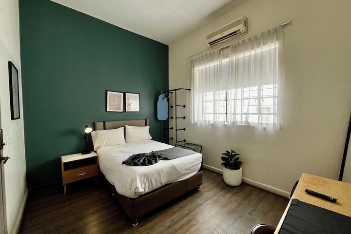 Room 35 of 53