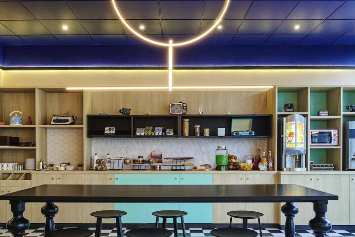 Breakfast area
