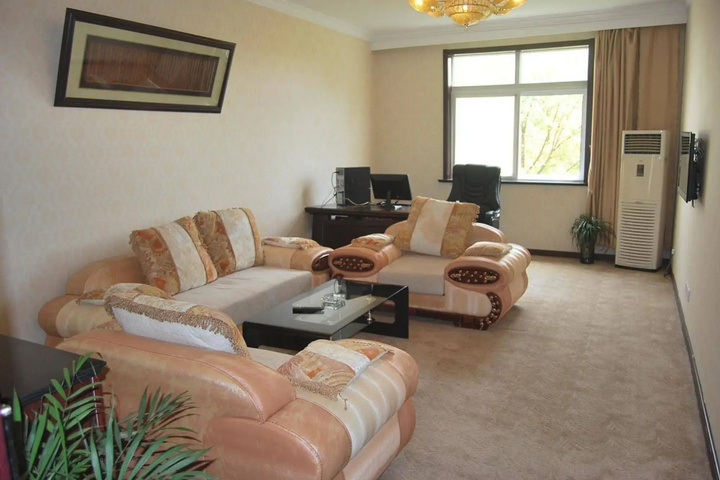 Room 3 of 11