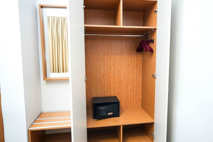 Room 40 of 101