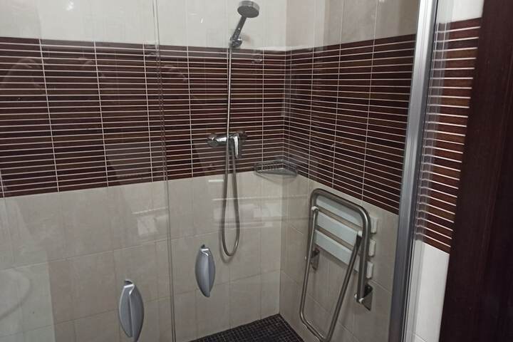 Room 45 of 97