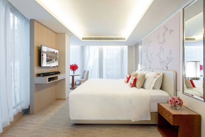 Room 13 of 22
