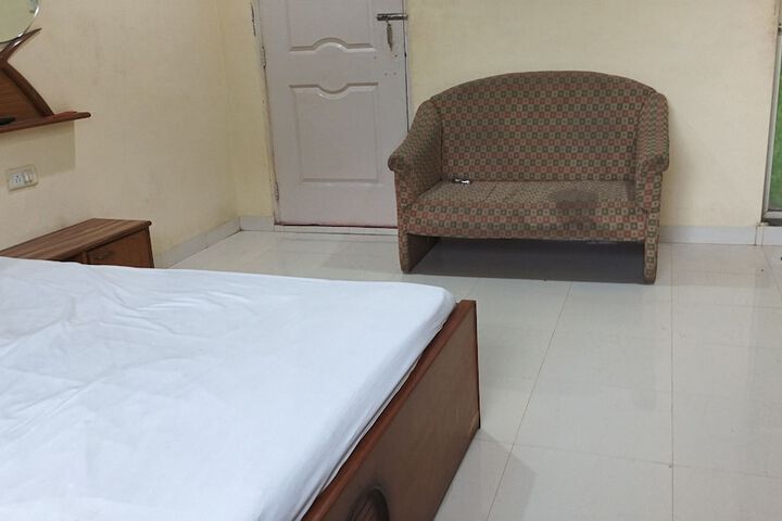 Room 2 of 18