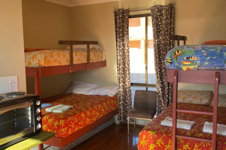 Room 9 of 42