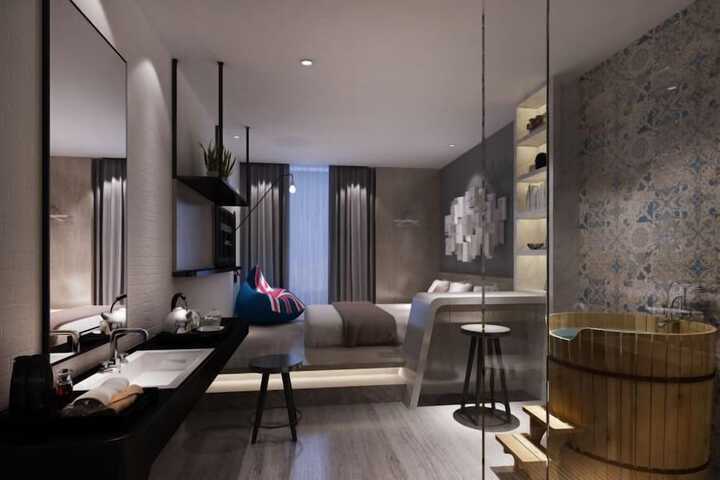Room 47 of 79