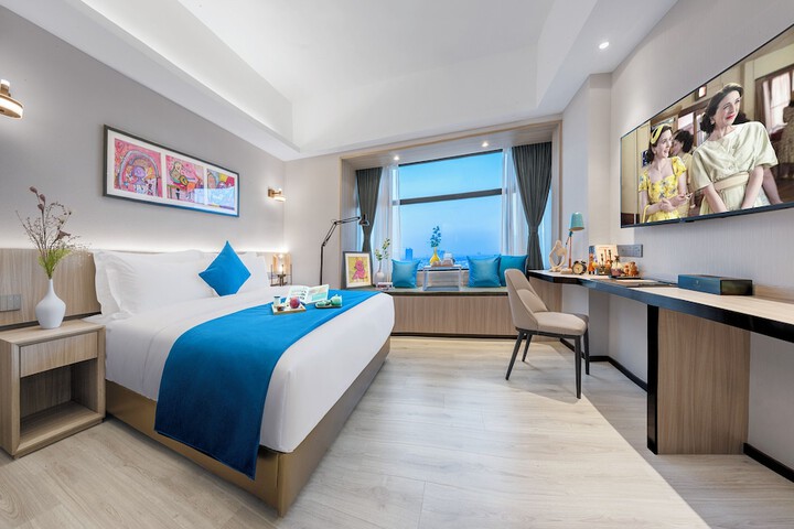 Room 5 of 31