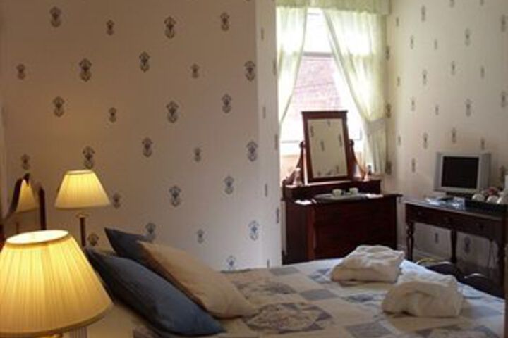 Room 2 of 13