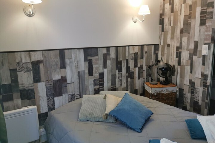 Room 7 of 15