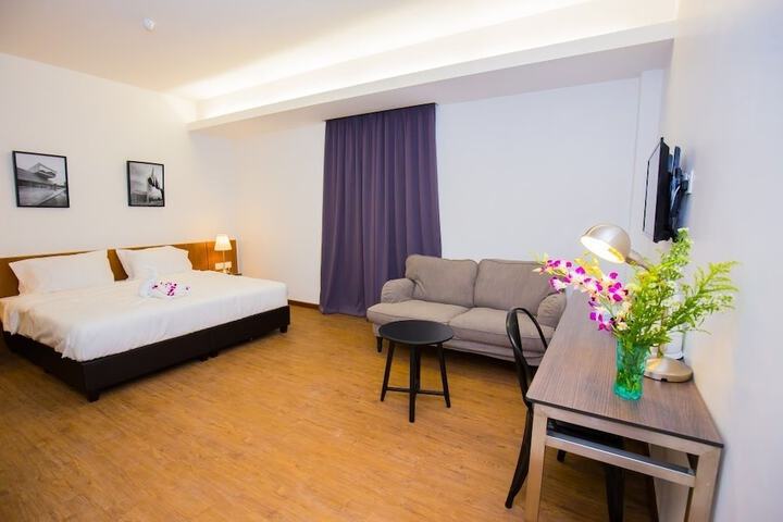 Room 8 of 38