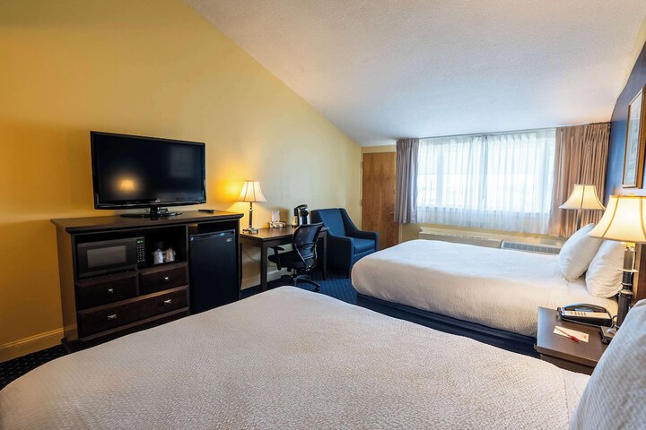 Quadruple Queen Size Bed (6 of 29)