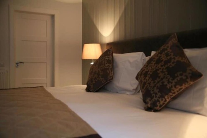 Room 3 of 42