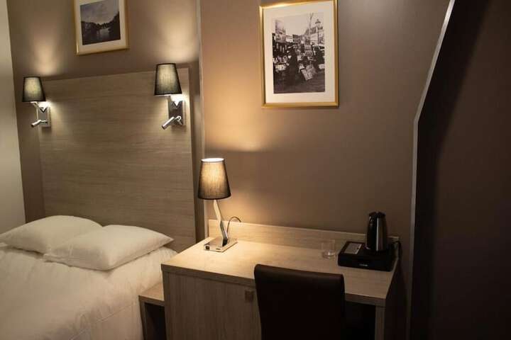 Room 2 of 22