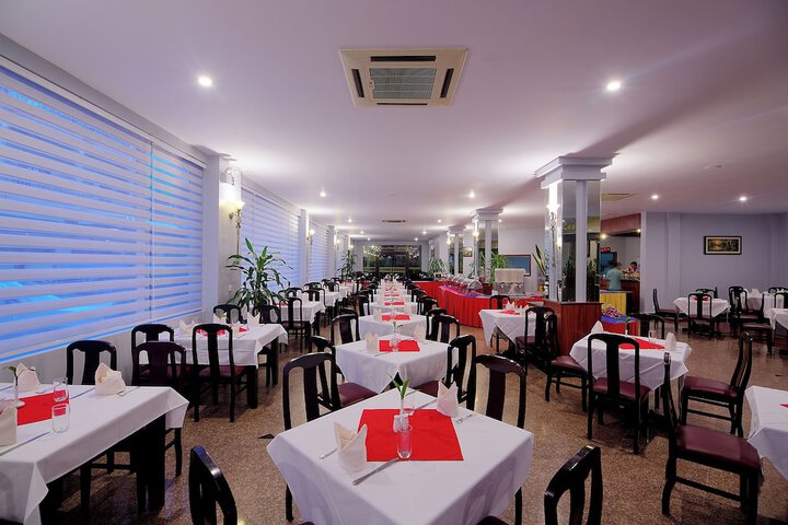 Dining 73 of 91