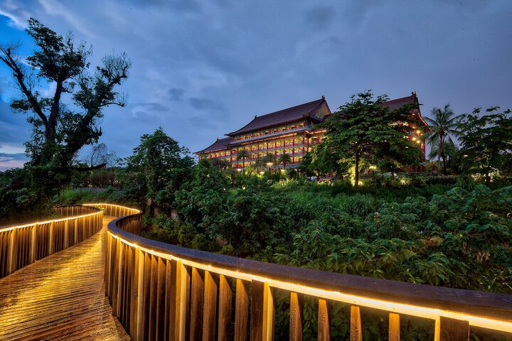 Hotel Exterior 65 of 79