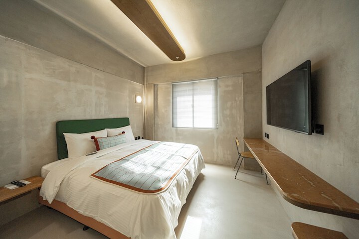Room 49 of 199