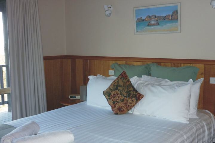 Room 5 of 69