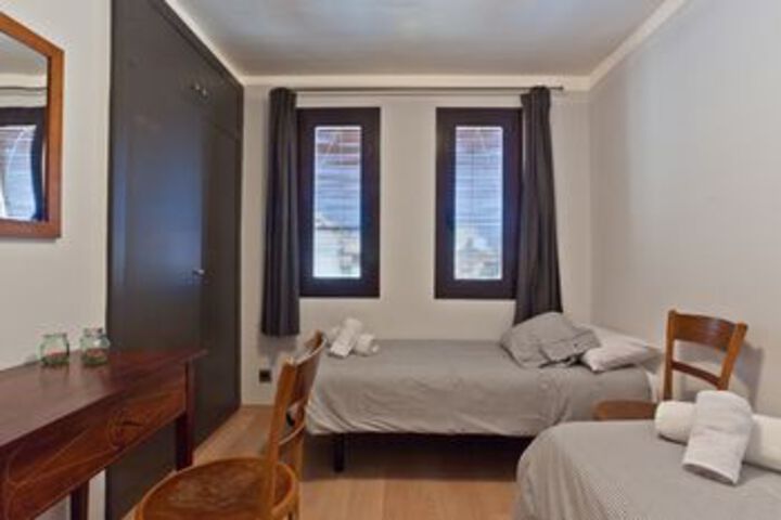 Room 9 of 35