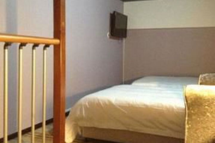 Room 28 of 52