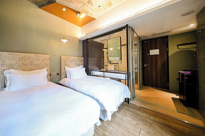 Room 22 of 141