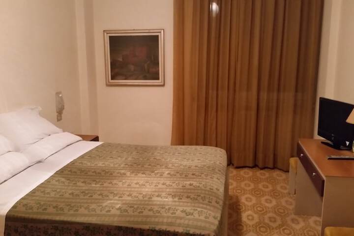 Room 15 of 31