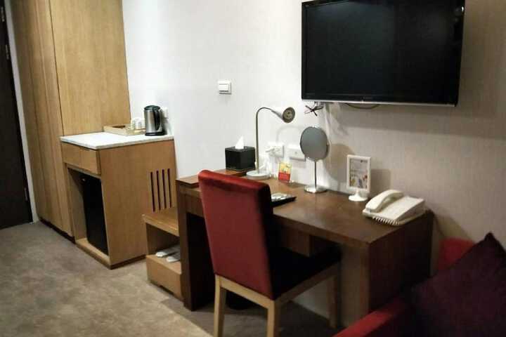 Room 13 of 46