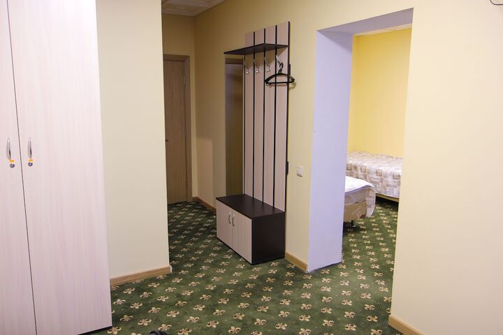 Room 13 of 22