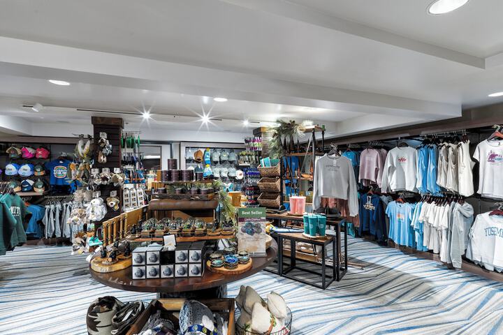 Gift Shop 124 of 185