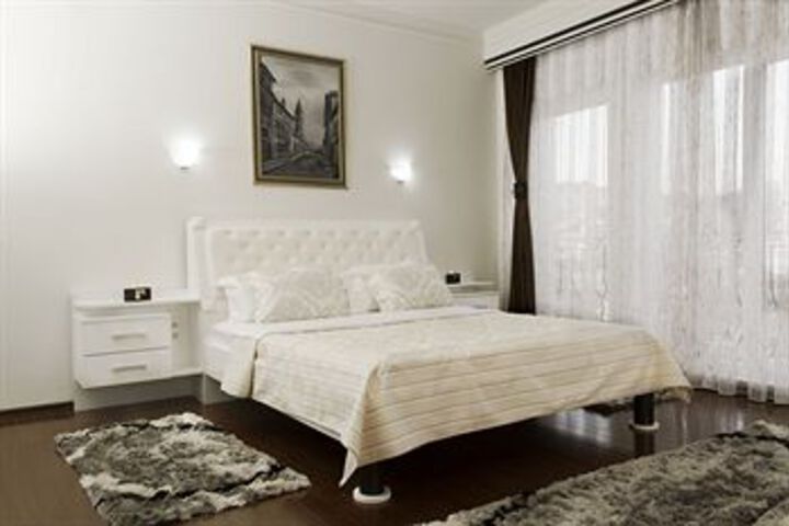 Room 5 of 35