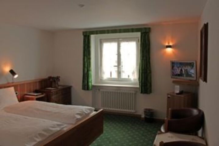 Room 44 of 106