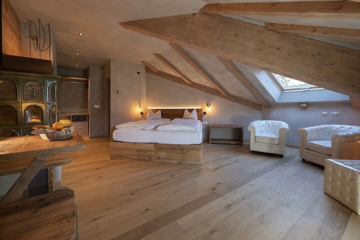 Room 7 of 216