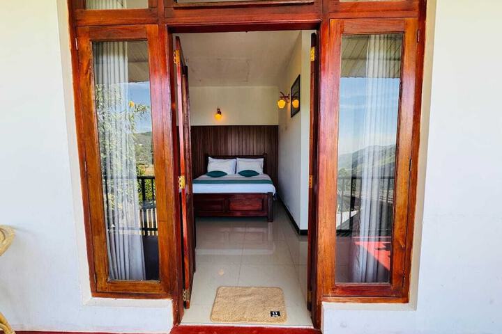 Room 8 of 34