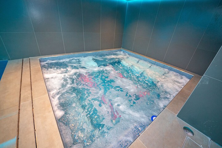 Pool 8 of 21
