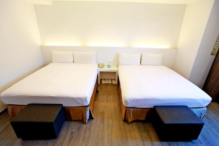Room 12 of 49