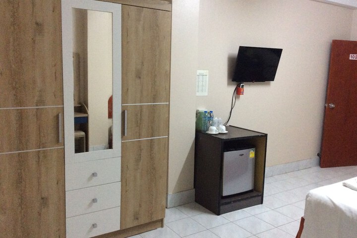 Room 5 of 24