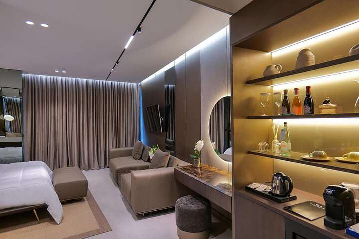 Room 26 of 201