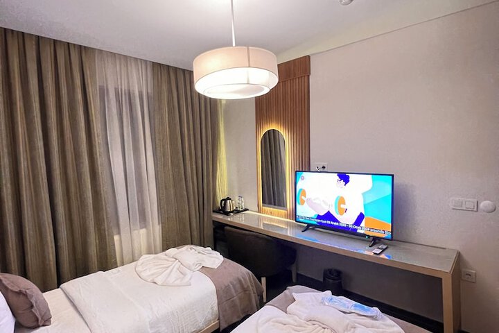 Room 9 of 17
