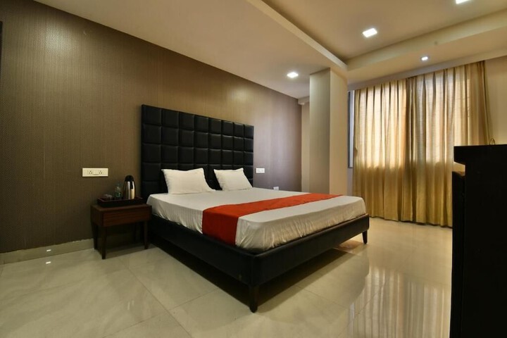 Room 14 of 24