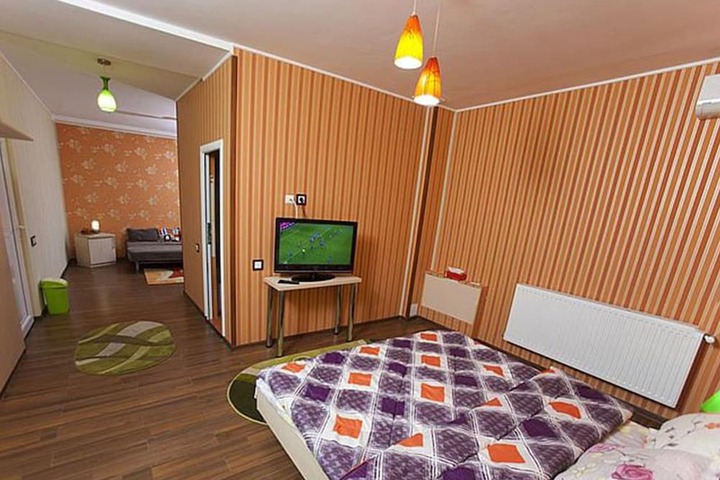 Room 7 of 65