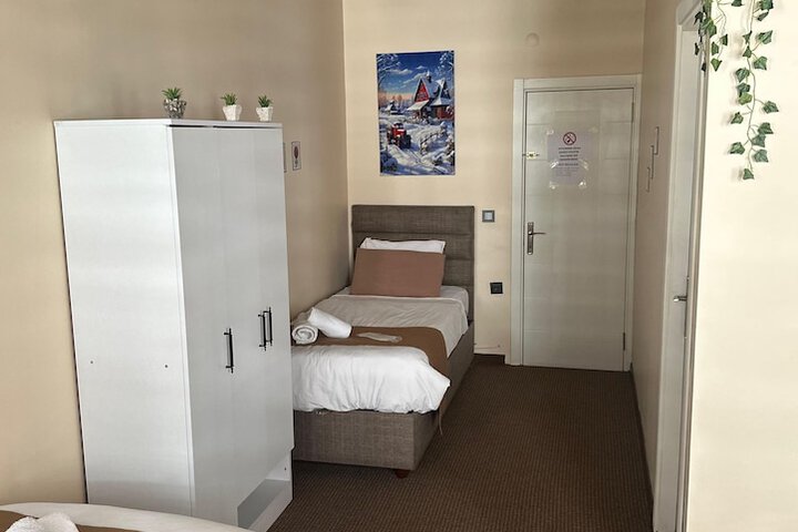 Room 9 of 43