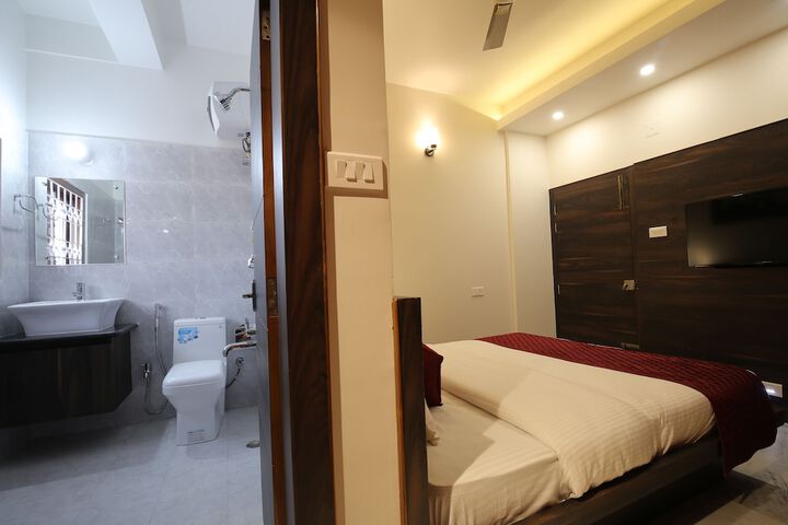 Room 27 of 94