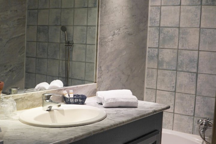 Clean Restrooms