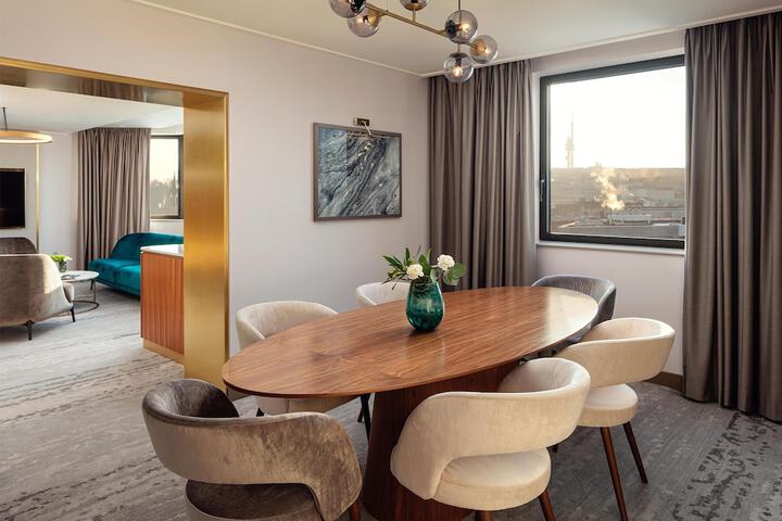 Room 70 of 151