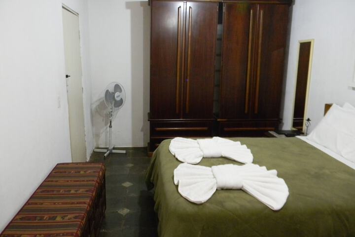 Room 3 of 32