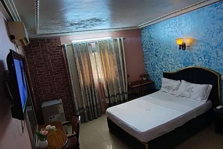 Room 34 of 99
