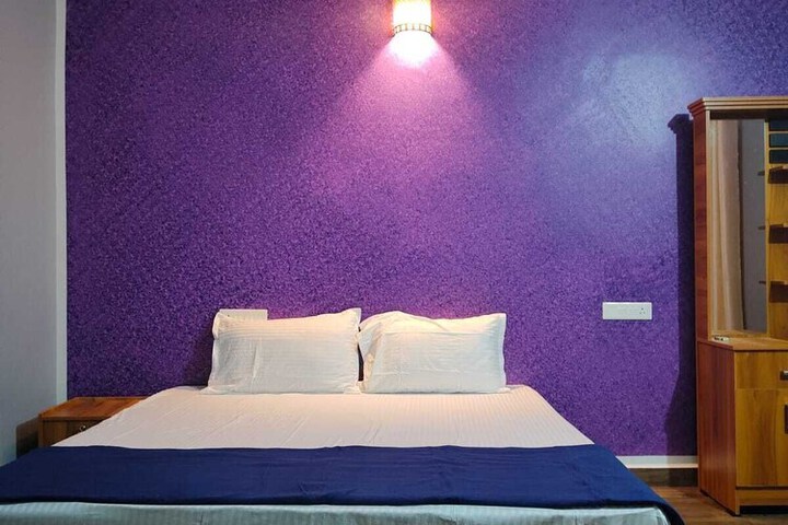 Room 3 of 23