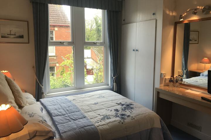 Room 12 of 68