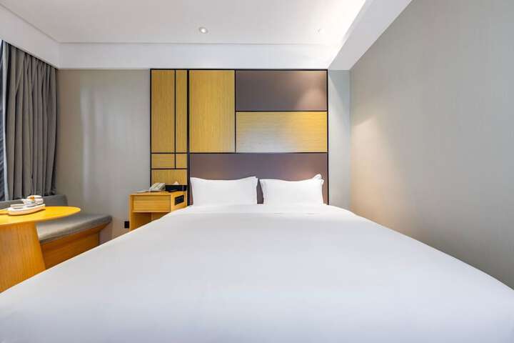Room 13 of 51